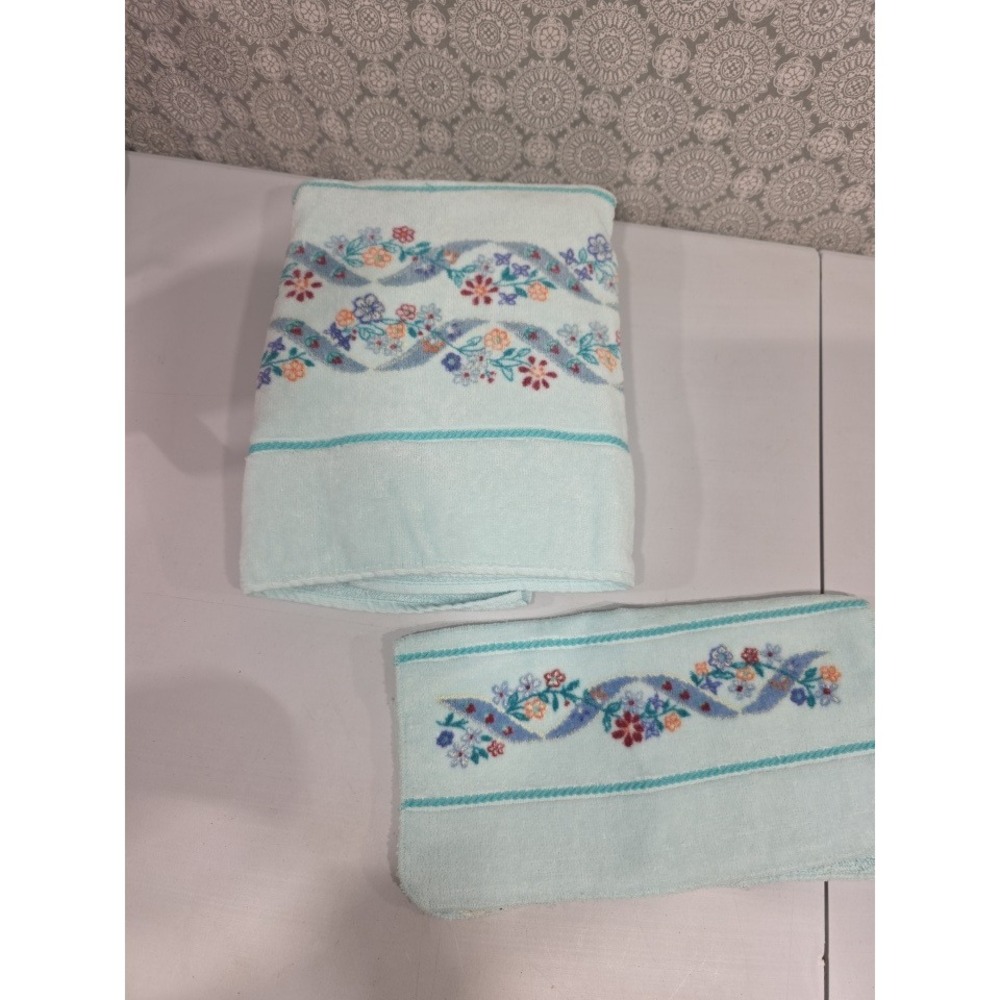 Fieldcrest Light‎ Blue Green Floral Embroidered Bath Towel and Wash Cloth Set